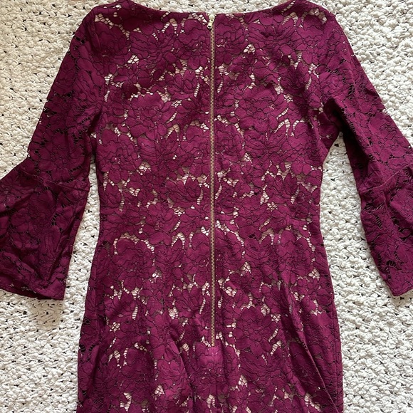 🍷 Danny & Nicole Floral Lace Bodycon Dress 🍷 - Picture 10 of 12